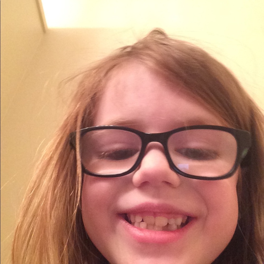 Meet your Posher, Emy